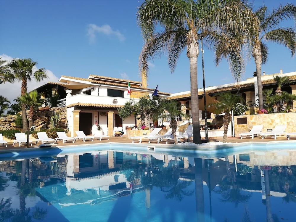 Villa Carlo Resort Marsala Eksteriør billede